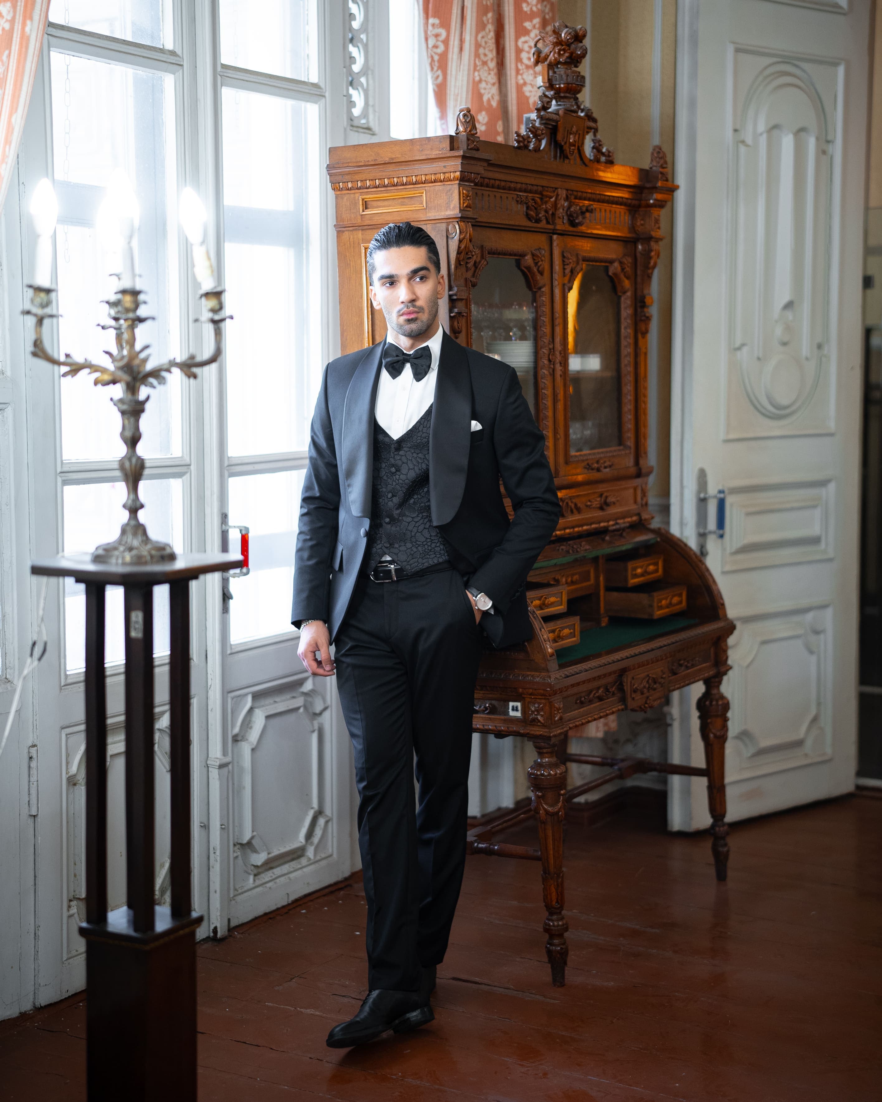 Slim-fit light gray suit perfect for summer wear